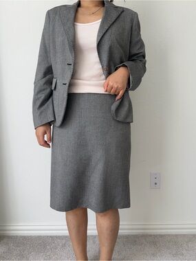 Anne Klein Gray Tailored Pencil Skirt